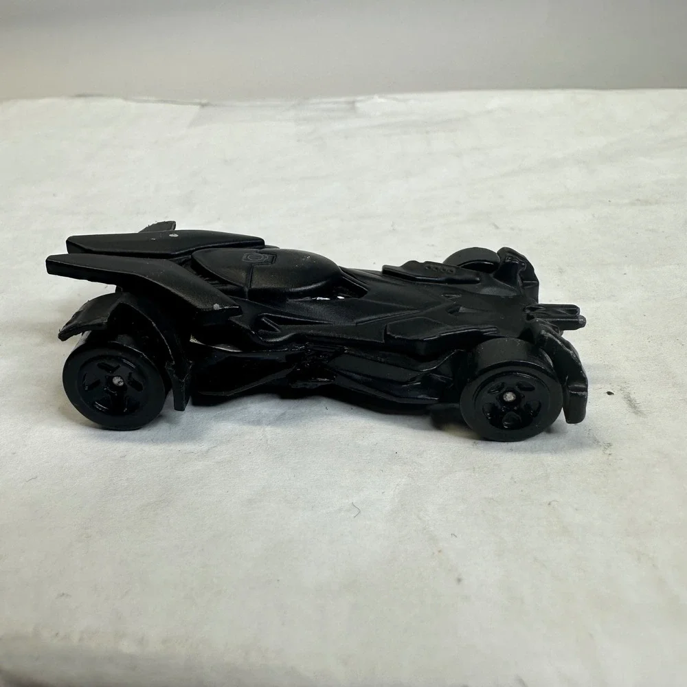 Hot Wheels‎ Batmobile Batman v Superman Dawn of Justice Matte Black DHP34 2015